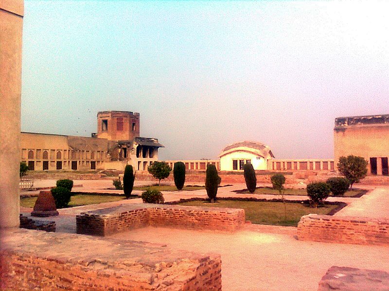 File:An Inside View of Lahore Fort (10).jpg