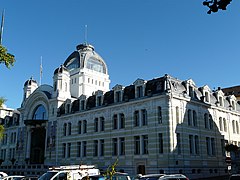吕米埃宫（法语：Palais Lumière）