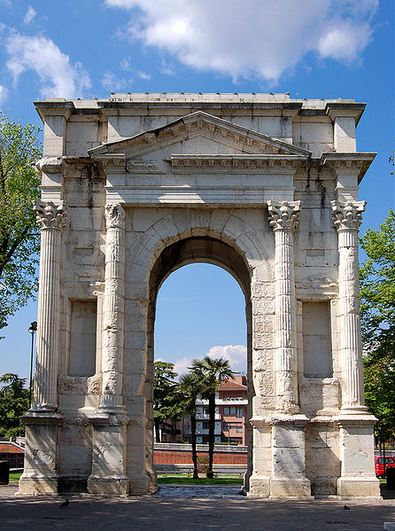 File:Arco Gavi.jpg