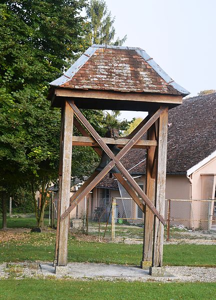 File:Assencieres Bronze Bell.JPG