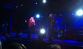 Аманда Сомервилль и Тобиас Заммет 10.12.2010 на концерте Avantasia в городе Кауфбойрен, Германия