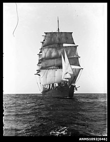 Rona in about 1910. From the Australian National Maritime Museum's William Hall collection Barque RONA (POLLY WOODSIDE) underway with sails set (9205824964).jpg