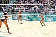 Deutsch: Beachvolleyball bei den Olympischen Jugendspielen 2018; Tag 9, 15. Oktober 2018; Mädchen, Viertelfinale: USA-Spanien 2–1 (21–19/17–21/15–9) English: Beach volleyball at the 2018 Summer Youth Olympics at 15 October 2018 – Girls Quarterfinals: USA-Spain 2–1 (21–19/17–21/15–9)