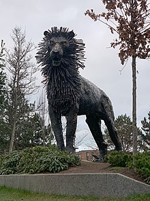 Lucy and Susan comfort each other as Aslan dies