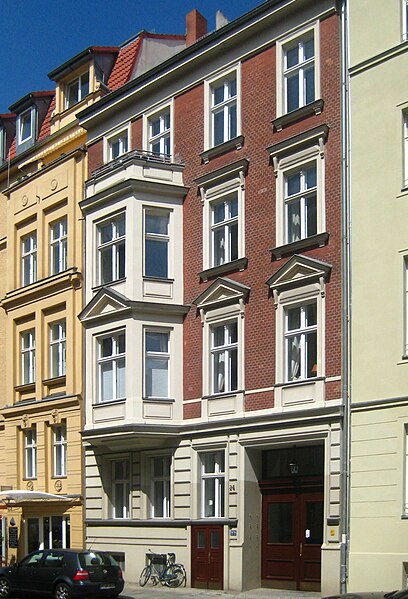 File:Berlin, Mitte, Marienstraße 24, Mietshaus.jpg