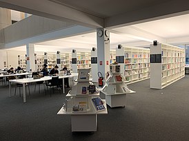 Bibliothèque Marie Curie (INSA Lyon), rayonnage (1).jpg