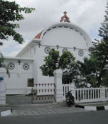 Mgr. Albertus Soegijapranata: Uskup Agung Jadi Pahlawan Nasional 220px-Bintaran_Church_Exterior_%283%29