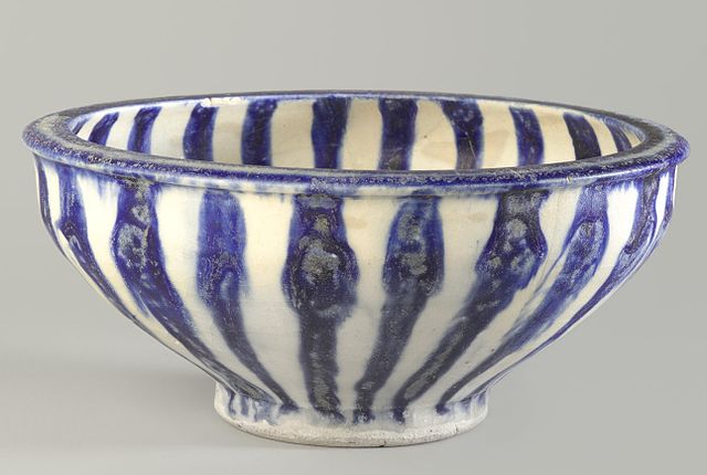 Blue and white bowl with radial design, 13th century, Iran (Brooklyn Museum)