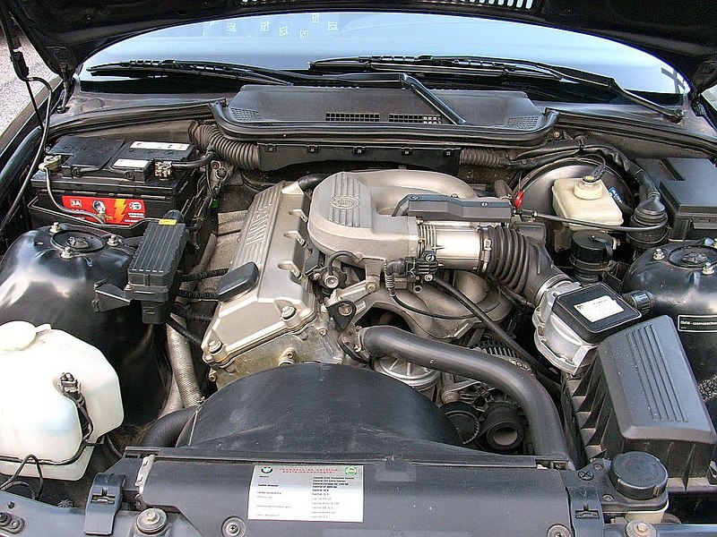 File:Bmw 316 e36 engine bay-2.jpg