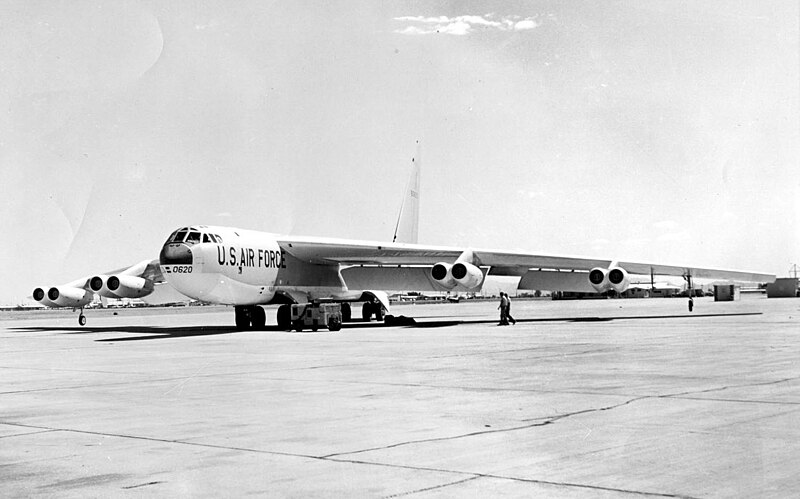 File:Boeing B-52D-80-BO (SN 56-0620).jpg