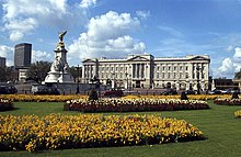 Buckingham Palace, pictured in 1980 Buckingham Palace 1980.jpg