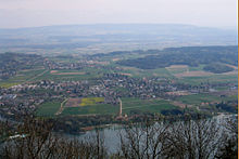 View of Ipsach in the center of the picture and Bellmund in the background toward the left. CH Ipsach.jpg