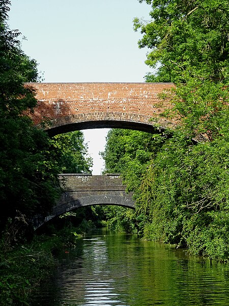 File:Canal bridges east of Newbold on Avon in Warwickshire - geograph.org.uk - 5741281.jpg