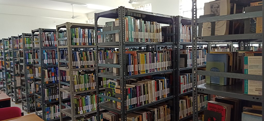 File:Central University of Kerala Campus Library books.jpg - Wikimedia  Commons
