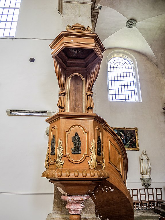 File:Chaire de l'église d'Avilley.jpg - Wikimedia Commons