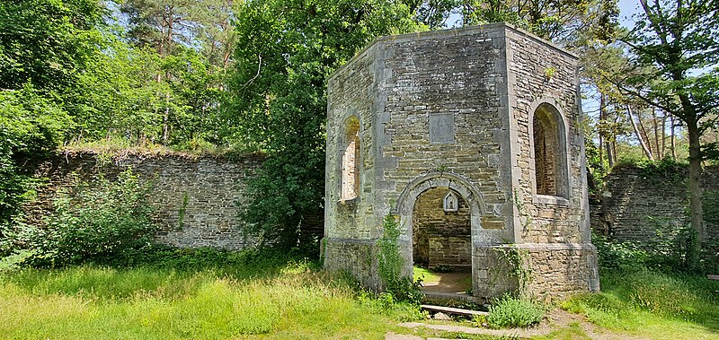 File:Chapelle Notre-Dame de Montaigu (Villers-la-Ville) 2.jpg