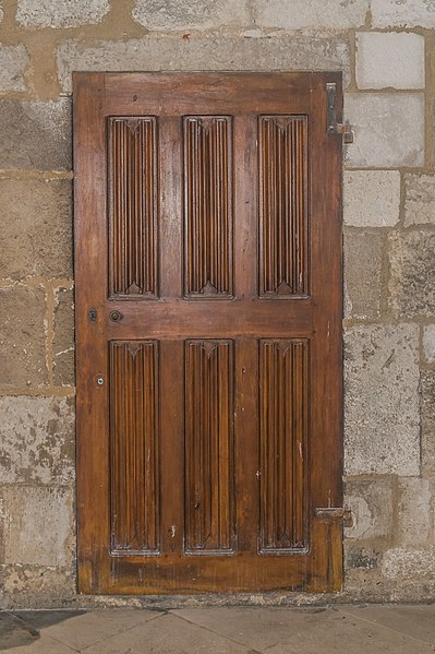 File:Cloister of the Saint Stephen cathedral of Cahors 29.jpg