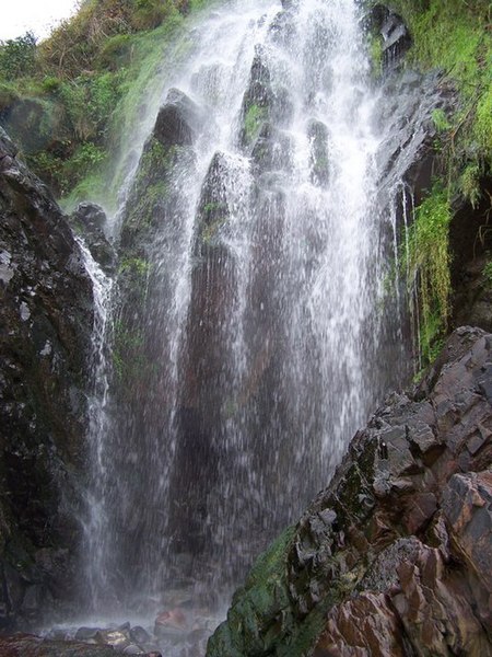 File:Clovelly Waterfall - geograph.org.uk - 1563289.jpg