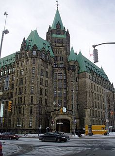 <span class="mw-page-title-main">Confederation Building (Ottawa)</span> Office building on Parliament Hill in Ottawa