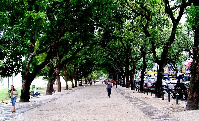 File:Corredor Verde da Praça da República em Belém (PA)..jpg