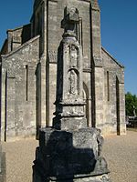 Svatý Vivien hřbitov kříž 2.jpg
