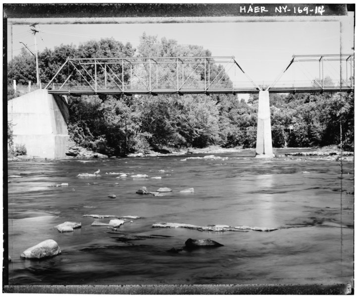 File:DETAIL, WEST SPAN, FROM UPSTREAM, VIEW TO NORTH - Upper Bridge, River Street, spanning AuSable River, Keeseville, Essex County, NY HAER NY,16-KEVI,2-14.tif