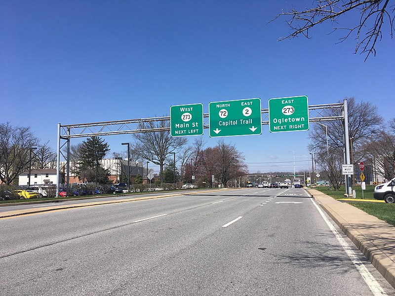 File:DE 72 NB-DE 273 EB approaching DE 2-DE 273 WB Main Street.jpg