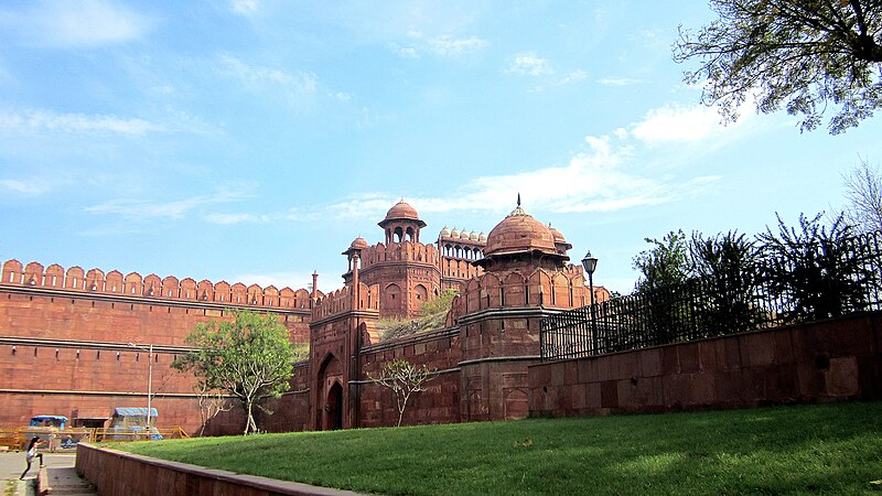 File:Delhi gate of red fort.JPG