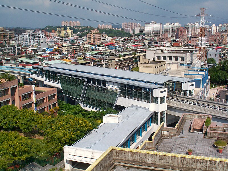 File:Donghu Station 20090920.jpg