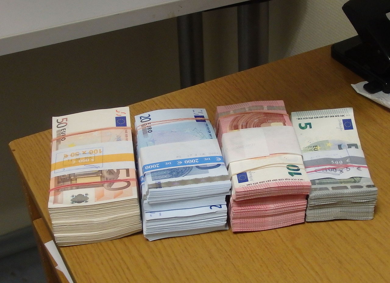 EURObanknotes.JPG