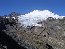 The Easton Glacier (on the south flank) in 2003: The superimposed black line indicates its extent in 1985.