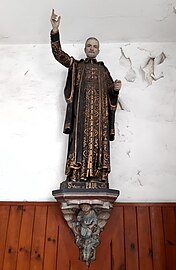 Statue de saint Vincent de Paul.