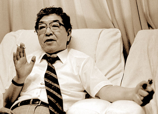 Hosoe in his studio discussing Japanese photography, Tokyo 1989