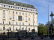 Ngân hàng Kreditbanken ở Norrmalmstorg, Stockholm, Thụy Điển, nơi diễn ra sự kiện các nhân viên ngân hàng bị bắt làm con tin đã gắn bó về mặt cảm xúc với chính kẻ bắt cóc, là nguyên ủy của "Hội chứng Stockholm"