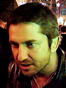 Gerard Butler at the Berlinale 2007.jpg
