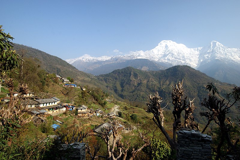 File:Ghandruk an Annapurna South.jpg