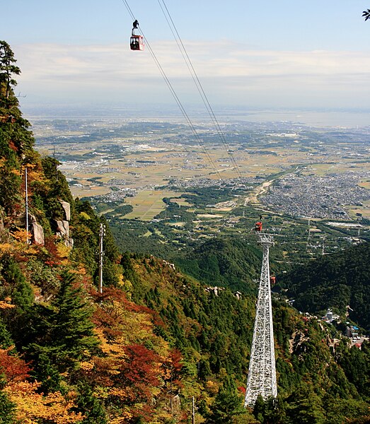 File:Gozaisho Ropeway and Komono Mie.jpg