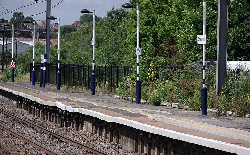 File:Grantham railway station MMB 50.jpg