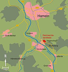 Hartă color care arată locația festivalului recoltei, la sud de orașul Hamelin.