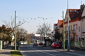 Le monument aux trolleybus de Dejvice, achevé le 1er juillet 2009 le long de la première ligne de trolleybus de Prague.