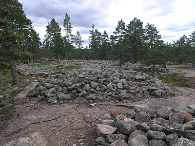 Sammallahdenmäen pronssikautinen hautaröykkiöryhmä.