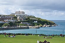 Headland near Newquay harbour (5946).jpg