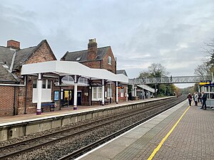 Hinckley railway station - November 2019.jpg