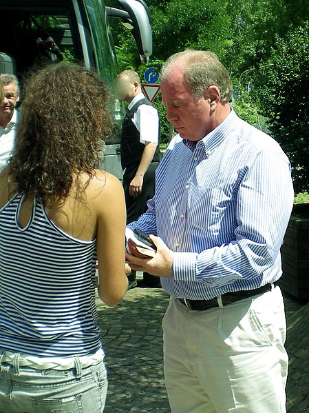 File:Hoeness BMK.jpg