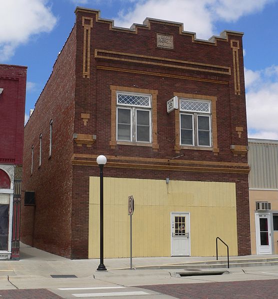 File:Humboldt, Nebraska 4th St E from Central 5.JPG