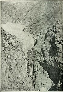 Construction of the dam, around 1914