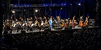 Bilder vom ZMF 2023:Das Philharmonische Orchester Freiburg:: Enrique Ugarte:: Dominique Horwitz