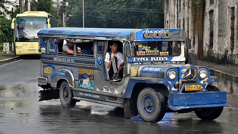 File:Jeepney, Magallanes Drive, Intramuros, 2018 (01).jpg