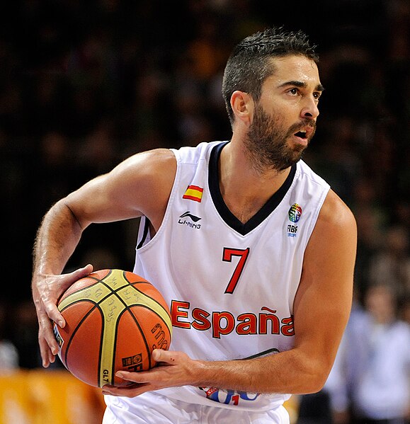 Navarro with the Spain national team in 2011