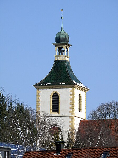 File:Köngen - Peter- und Pauls-Kirche - Turm von Süden.jpg